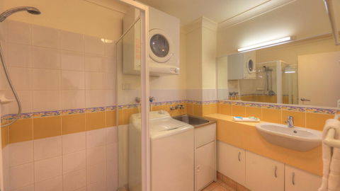 Dolphin Waters - Accommodation Melbourne 10