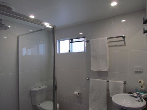 Alex Beach Cabins And Tourist Park - Accommodation Melbourne 1