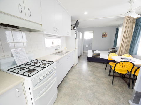 Alex Beach Cabins And Tourist Park - Accommodation Melbourne 29