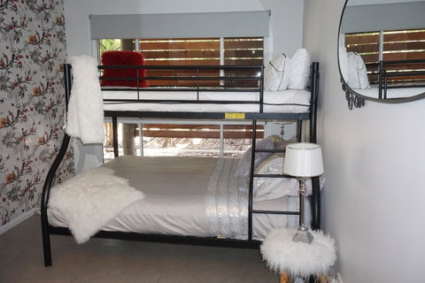 Airlie Beach Eco Cabins - Adults Only - Accommodation Melbourne 17