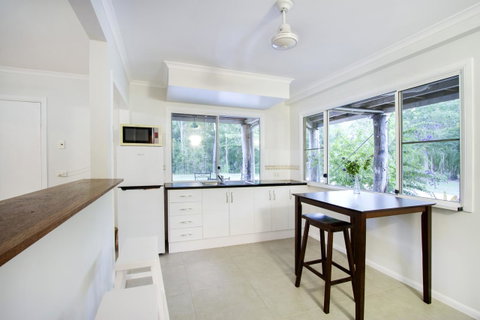 Airlie Beach Eco Cabins - Adults Only - Accommodation Melbourne 37