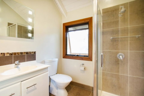 Airlie Beach Eco Cabins - Adults Only - Accommodation Melbourne 15