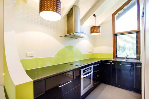 Airlie Beach Eco Cabins - Adults Only - Accommodation Melbourne 10