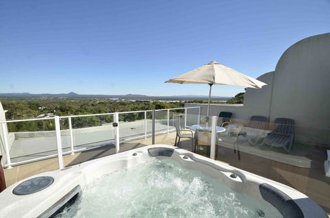 Noosa Hill Resort - Accommodation Melbourne 1