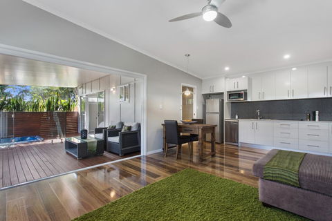 Pandanus Spa Cottage - Accommodation Melbourne 1