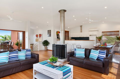 Jolly Roger's Beach House - Accommodation Melbourne 2