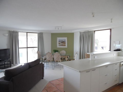 Coolum Caprice - Accommodation Melbourne 14