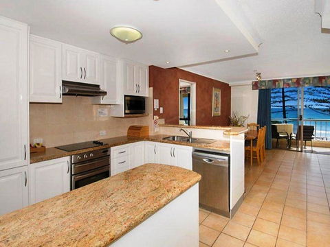 Coolum Caprice - Accommodation Melbourne 25