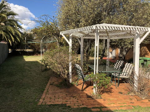 Picnic Point Villas - Melbourne 4u 4