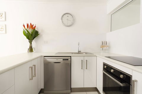 The White House Port Douglas - Accommodation Melbourne 10