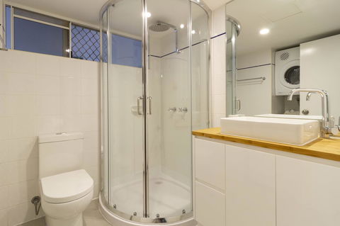 The White House Port Douglas - Accommodation Melbourne 4