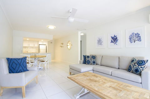 The White House Port Douglas - Accommodation Melbourne 5
