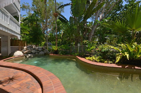 The White House Port Douglas - Accommodation Melbourne 17
