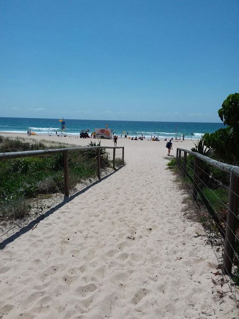 Surfers Chalet - Accommodation Melbourne 5