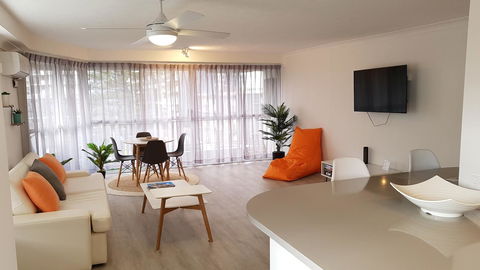 Surfers Chalet - Accommodation Melbourne 11