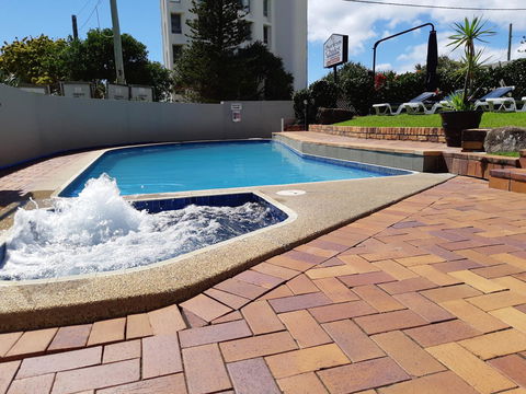 Surfers Chalet - Accommodation Melbourne 3