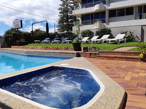 Surfers Chalet - Accommodation Melbourne 6