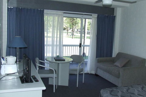 Dalby Manor Motor Inn - Melbourne 4u 37