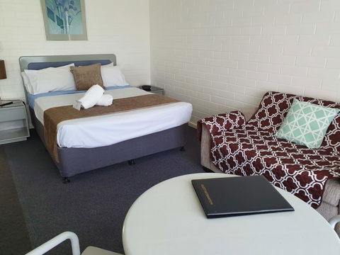 Dalby Manor Motor Inn - Melbourne 4u 9