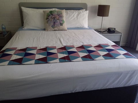 Dalby Manor Motor Inn - Melbourne 4u 4