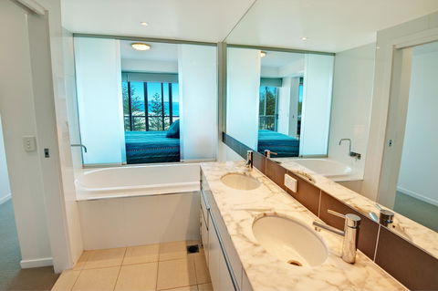 Reflections Tower Two - Accommodation Melbourne 14