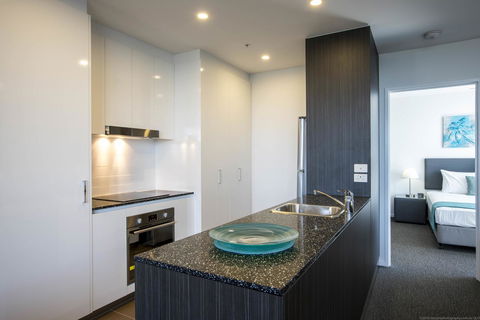 Synergy Broadbeach - Official - Accommodation Melbourne 1