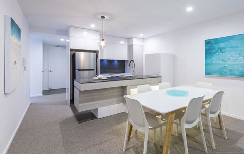 Boardwalk Burleigh Beach - Official - Accommodation Melbourne 29