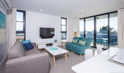 Boardwalk Burleigh Beach - Official - Accommodation Melbourne 36