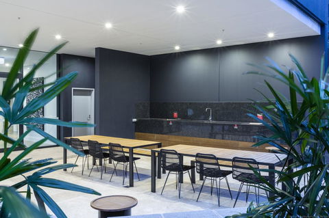 Boardwalk Burleigh Beach - Official - Accommodation Melbourne 16