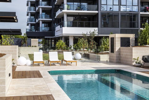 Boardwalk Burleigh Beach - Official - Accommodation Melbourne 3