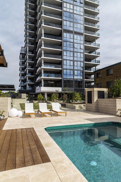 Boardwalk Burleigh Beach - Official - Accommodation Melbourne 5