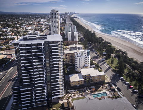 Boardwalk Burleigh Beach - Official - Accommodation Melbourne 41