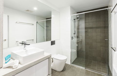 Boardwalk Burleigh Beach - Official - Accommodation Melbourne 39