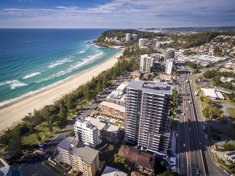 Boardwalk Burleigh Beach - Official - Accommodation Melbourne 30