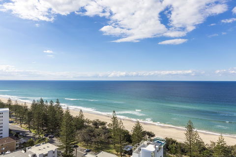 Boardwalk Burleigh Beach - Official - Accommodation Melbourne 14