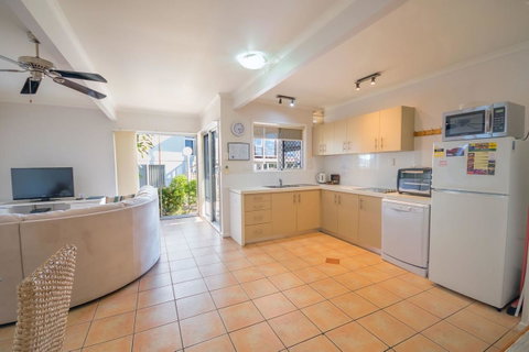 Airlie Apartments - Accommodation Melbourne 12