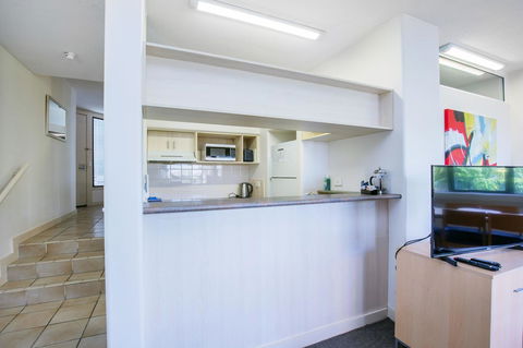 Tiki Hotel Apartments Surfers Paradise - Accommodation Melbourne 9