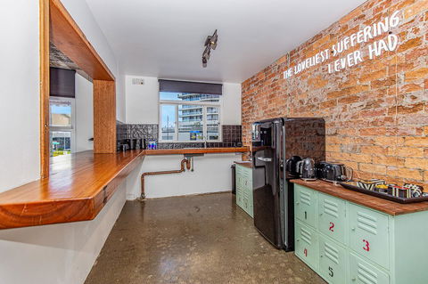 The Pink Hotel Coolangatta - Accommodation Melbourne 4