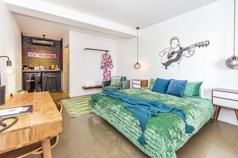 The Pink Hotel Coolangatta - Accommodation Melbourne 27