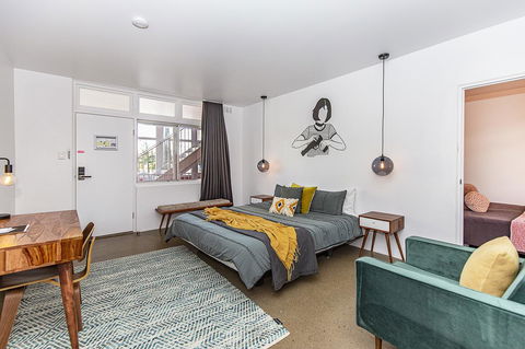 The Pink Hotel Coolangatta - Accommodation Melbourne 12