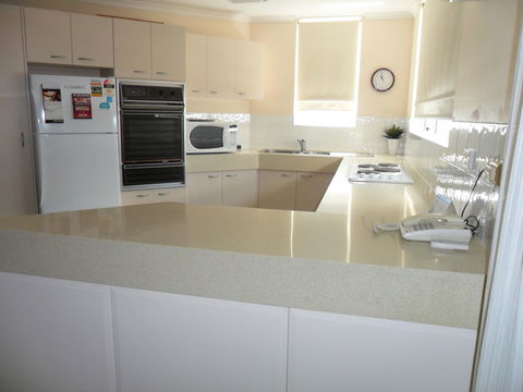 Grosvenor Beachfront Apartments Surfers Paradise - Accommodation Melbourne 15