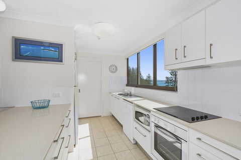 Columbia Beachfront Apartments On Rainbow Bay - Accommodation Melbourne 35