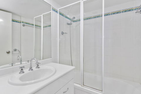Columbia Beachfront Apartments On Rainbow Bay - Accommodation Melbourne 37