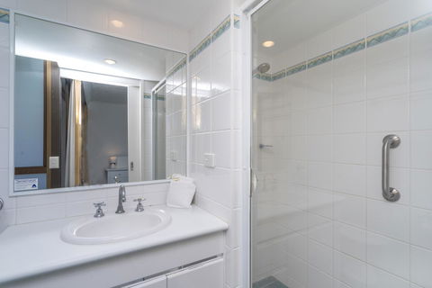 Columbia Beachfront Apartments On Rainbow Bay - Accommodation Melbourne 16