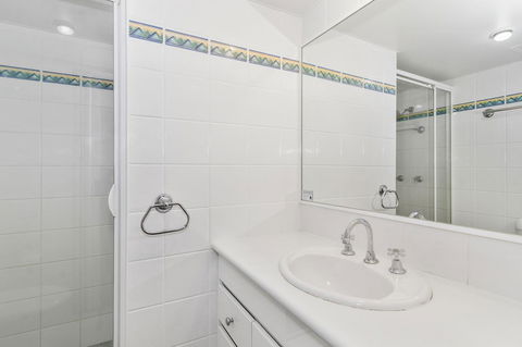 Columbia Beachfront Apartments On Rainbow Bay - Accommodation Melbourne 31