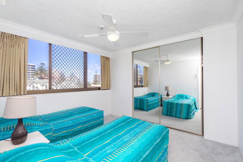 Columbia Beachfront Apartments On Rainbow Bay - Accommodation Melbourne 11