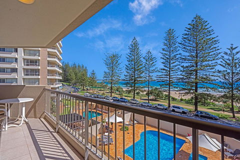 Columbia Beachfront Apartments On Rainbow Bay - Accommodation Melbourne 6