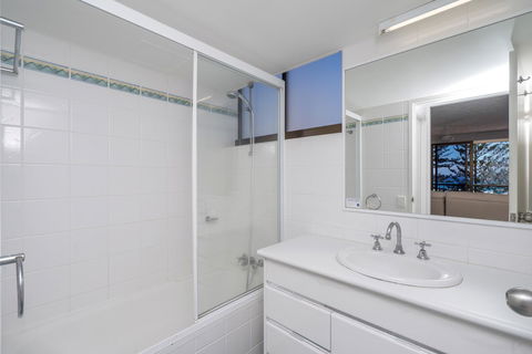 Columbia Beachfront Apartments On Rainbow Bay - Accommodation Melbourne 9