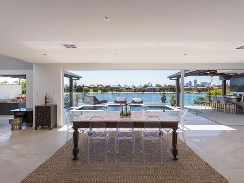 Rumrunner Resort - Accommodation Melbourne 1