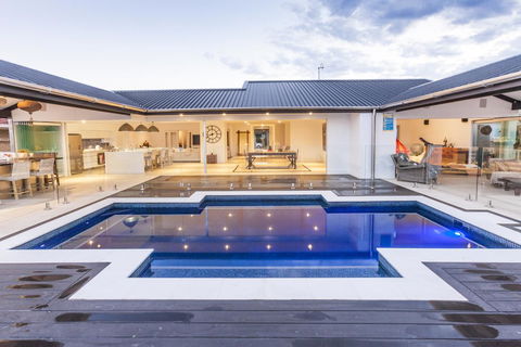 Rumrunner Resort - Accommodation Melbourne 3